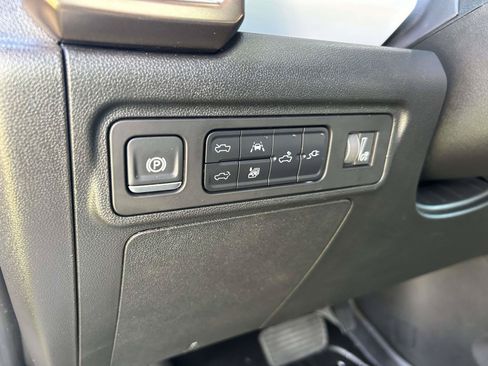 Used 2024 GMC Hummer EV 2X AWD/4WD image 16
