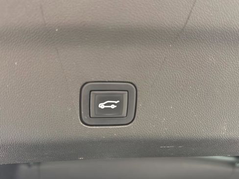 Certified 2022 Cadillac Escalade ESV Premium Luxury Platinum image 21