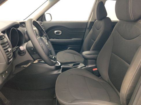 Used 2019 Kia Soul FWD image 17