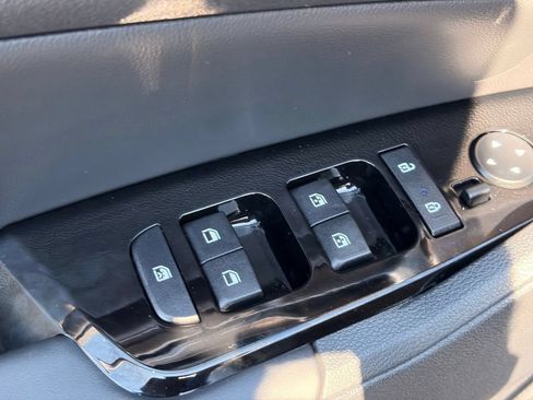 Used 2025 Kia Sportage EX FWD image 20