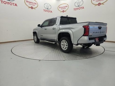 Used 2025 Toyota Tacoma SR5 AWD/4WD image 6