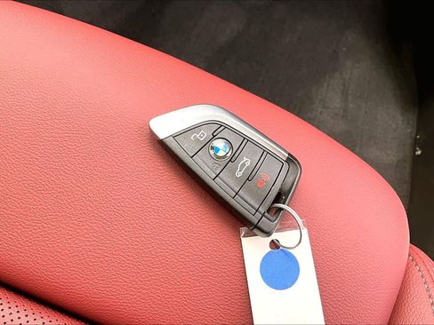 Used 2026 BMW 330i Sedan w/ M Sport Package RWD image 14