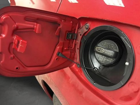 Used 2015 Toyota Corolla LE w/ Body Protection Package #1 FWD image 27