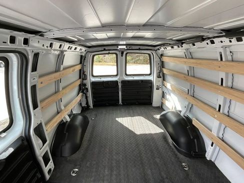 Used 2024 GMC Savana 2500 Work Van w/ Driver Convenience Package image 25