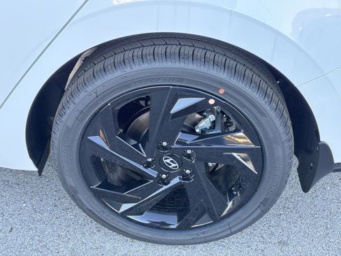 New 2026 Hyundai Elantra SEL Sport image 9