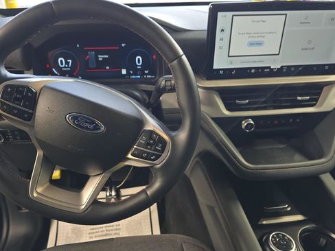 Used 2025 Ford Explorer Active image 6
