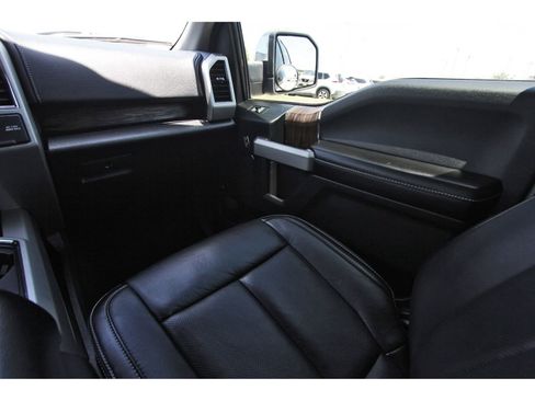 Used 2019 Ford F150 Lariat AWD/4WD image 13