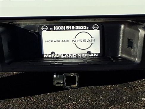 Certified 2024 Nissan Frontier SV w/ Hardbody Edition image 9