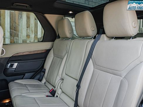 Used 2019 Land Rover Discovery HSE AWD/4WD image 26