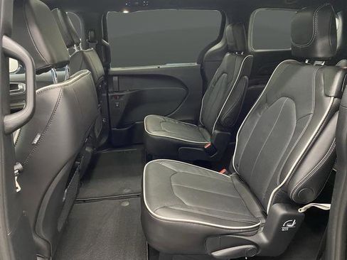 New 2026 Chrysler Pacifica Limited w/ S Appearance Package AWD/4WD image 32
