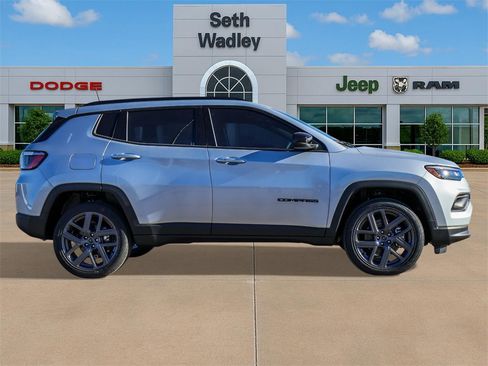 New 2026 Jeep Compass Latitude image 8