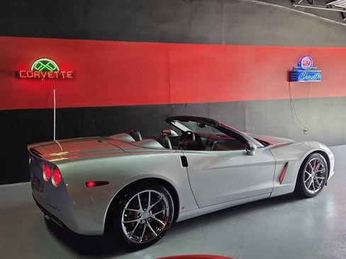 Used 2007 Chevrolet Corvette Convertible w/ Preferred Equipment Group RWD image 24
