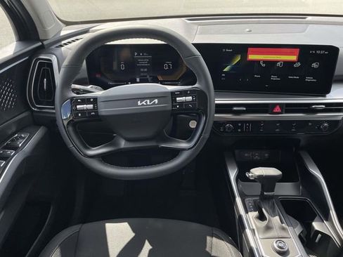 Certified 2026 Kia Sorento LX FWD image 24