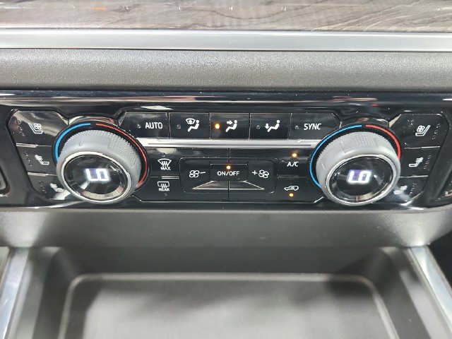 Used 2024 Chevrolet Silverado 2500 LTZ w/ LTZ Convenience Package AWD/4WD image 33