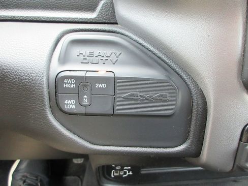 Used 2024 RAM 2500 Big Horn AWD/4WD image 29