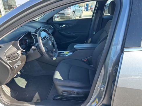 Used 2025 Chevrolet Malibu LT image 11