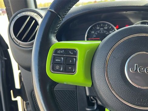 Used 2017 Jeep Wrangler Unlimited Willys image 15