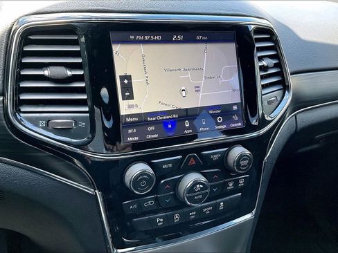 Used 2019 Jeep Grand Cherokee Limited AWD/4WD image 10