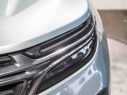 Used 2022 Chevrolet Equinox LT w/ LPO, Floor Liner Package image 7