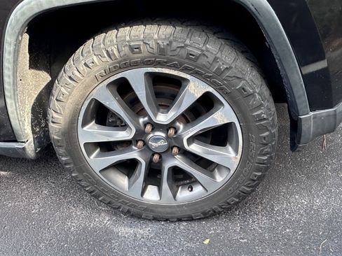 Used 2014 Jeep Grand Cherokee Limited w/ Trailer Tow Group IV image 4