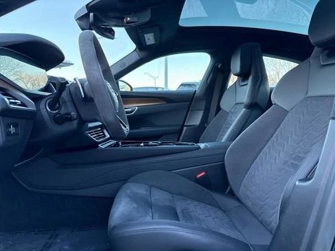Used 2023 Audi e-tron GT Premium Plus image 20