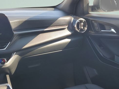 Used 2025 Chevrolet Equinox LT w/ Convenience Package II image 26