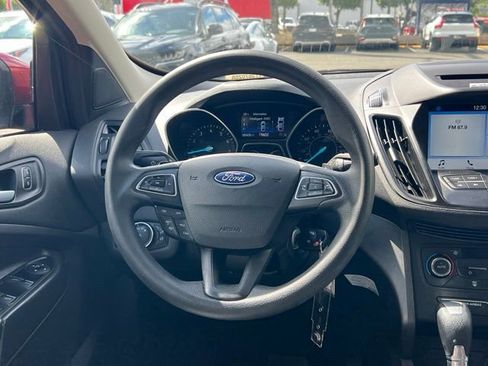 Used 2017 Ford Escape SE w/ Equipment Group 201A AWD/4WD image 12