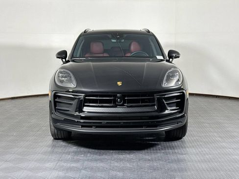 Certified 2025 Porsche Macan AWD/4WD image 10