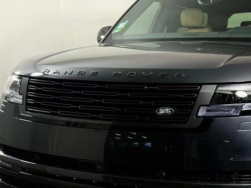 New 2026 Land Rover Range Rover Long Wheelbase SE AWD/4WD image 12
