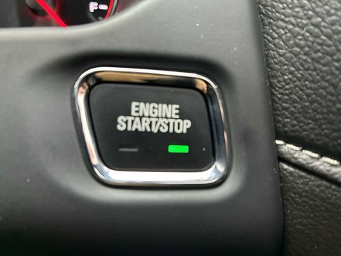 Used 2023 GMC Acadia SLT w/ Technology Package image 17