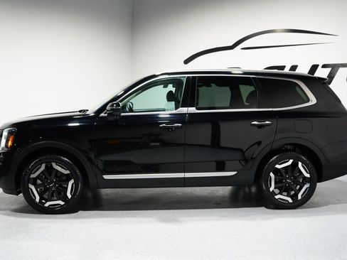 Used 2023 Kia Telluride S image 5