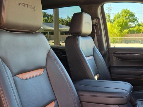 Used 2024 GMC Sierra 1500 AT4 w/ Technology Package AWD/4WD image 30