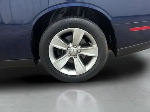 Used 2015 Dodge Challenger SXT RWD image 26