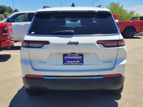 Used 2023 Jeep Grand Cherokee L Laredo AWD/4WD image 6