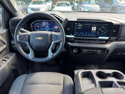 Used 2023 Chevrolet Silverado 1500 LT AWD/4WD image 19
