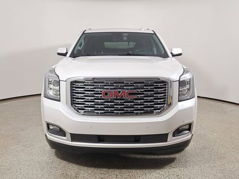 Used 2020 GMC Yukon Denali w/ Denali Premium Package image 3