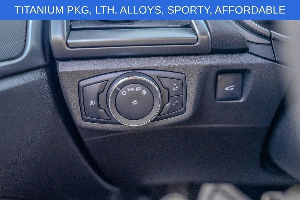 Used 2016 Ford Fusion Titanium FWD image 29