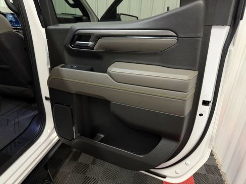 Used 2023 Chevrolet Silverado 1500 ZR2 w/ Technology Package image 48