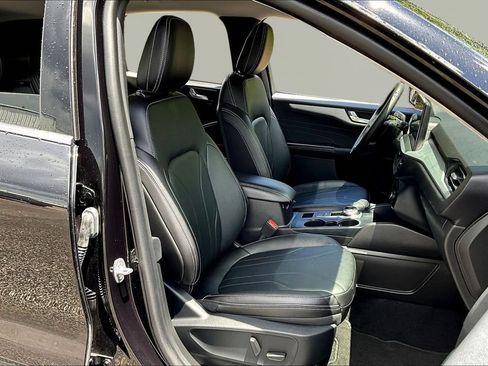 Used 2025 Ford Escape SE w/ PHEV Premium Package FWD image 29