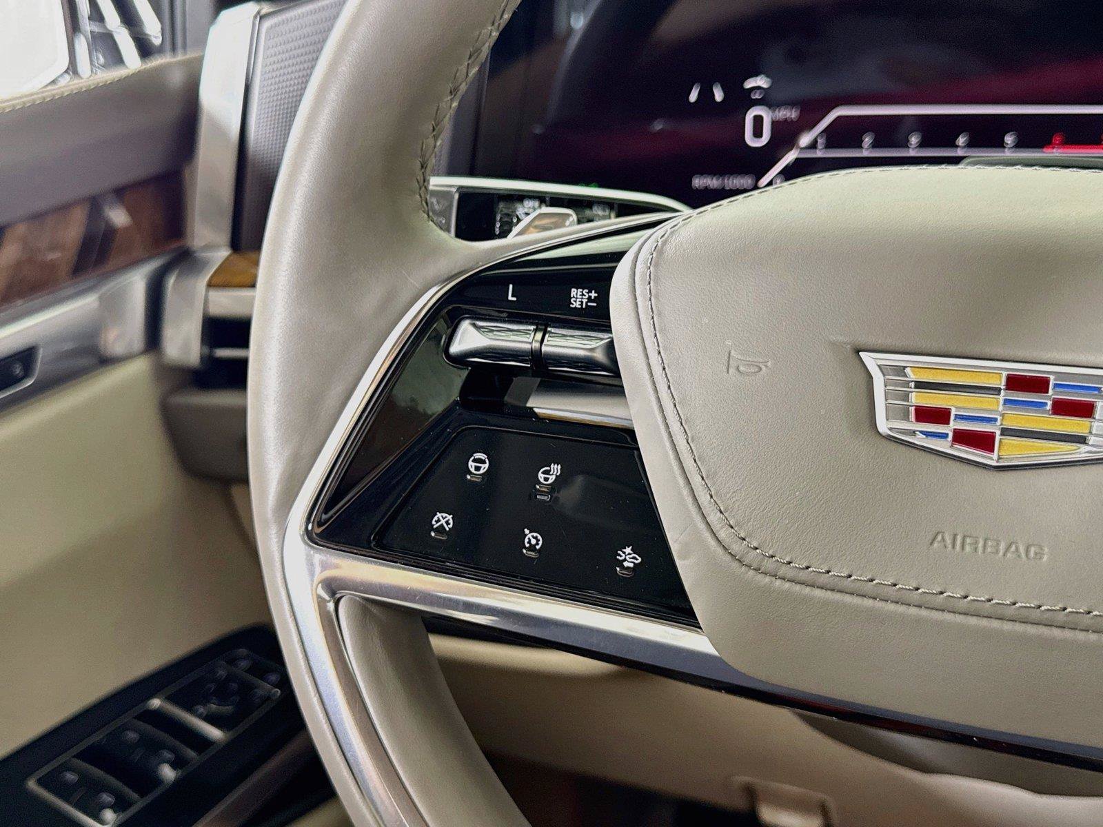 Used 2025 Cadillac Escalade Premium Luxury Platinum AWD/4WD image 19