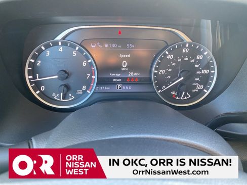 Used 2024 Nissan Titan SV w/ SV Convenience Package image 32