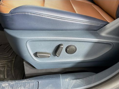 Used 2023 Ford Maverick Lariat w/ Lariat Luxury Package image 22