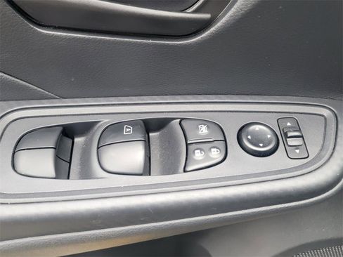 Used 2023 Nissan Versa SV image 35