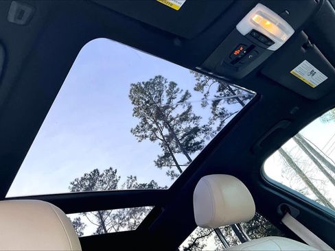 Used 2017 BMW X5 xDrive40e image 14