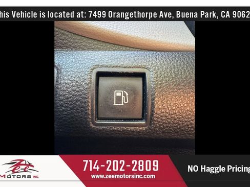 Used 2021 Toyota Corolla LE image 30