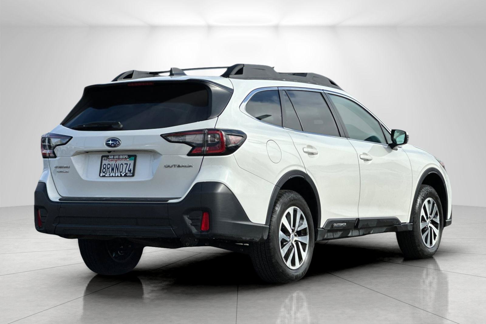 Used 2020 Subaru Outback Premium w/ Popular Package #1 AWD/4WD image 3
