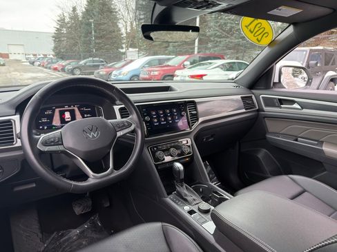 Used 2021 Volkswagen Atlas Cross Sport SEL image 17