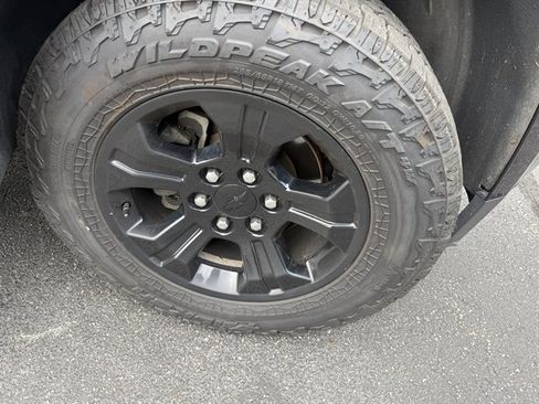 Used 2019 Chevrolet Tahoe LS w/ Enhanced Driver Alert Package AWD/4WD image 6