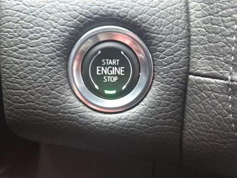 Used 2021 GMC Yukon Denali w/ Denali Premium Package AWD/4WD image 26