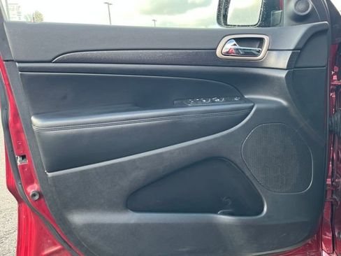 Used 2015 Jeep Grand Cherokee Altitude image 17